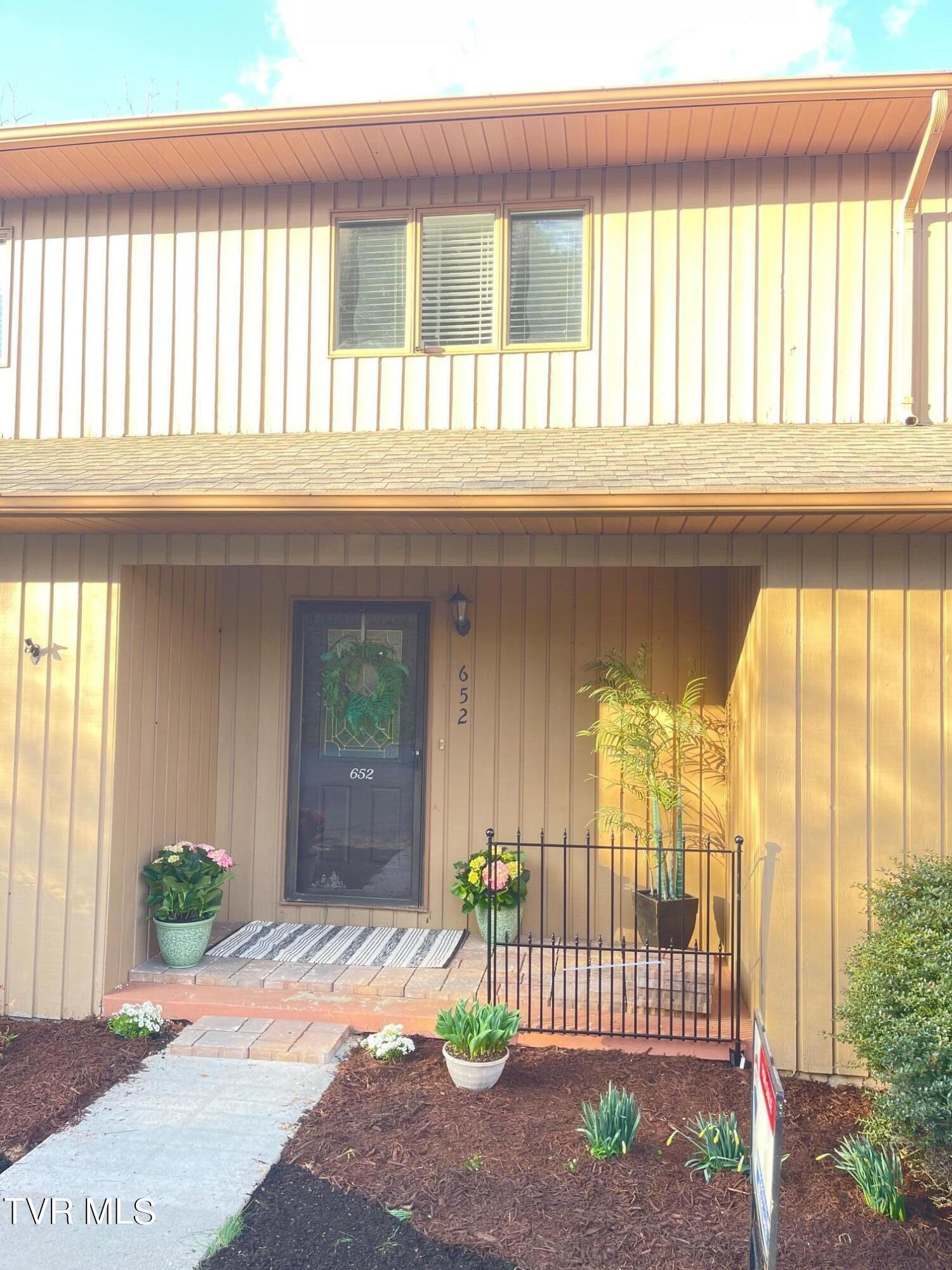 652 Fox Meadow Road, Unit 652 Elizabethton, TN 37643 - Photo 2 of 27 IMG_1680