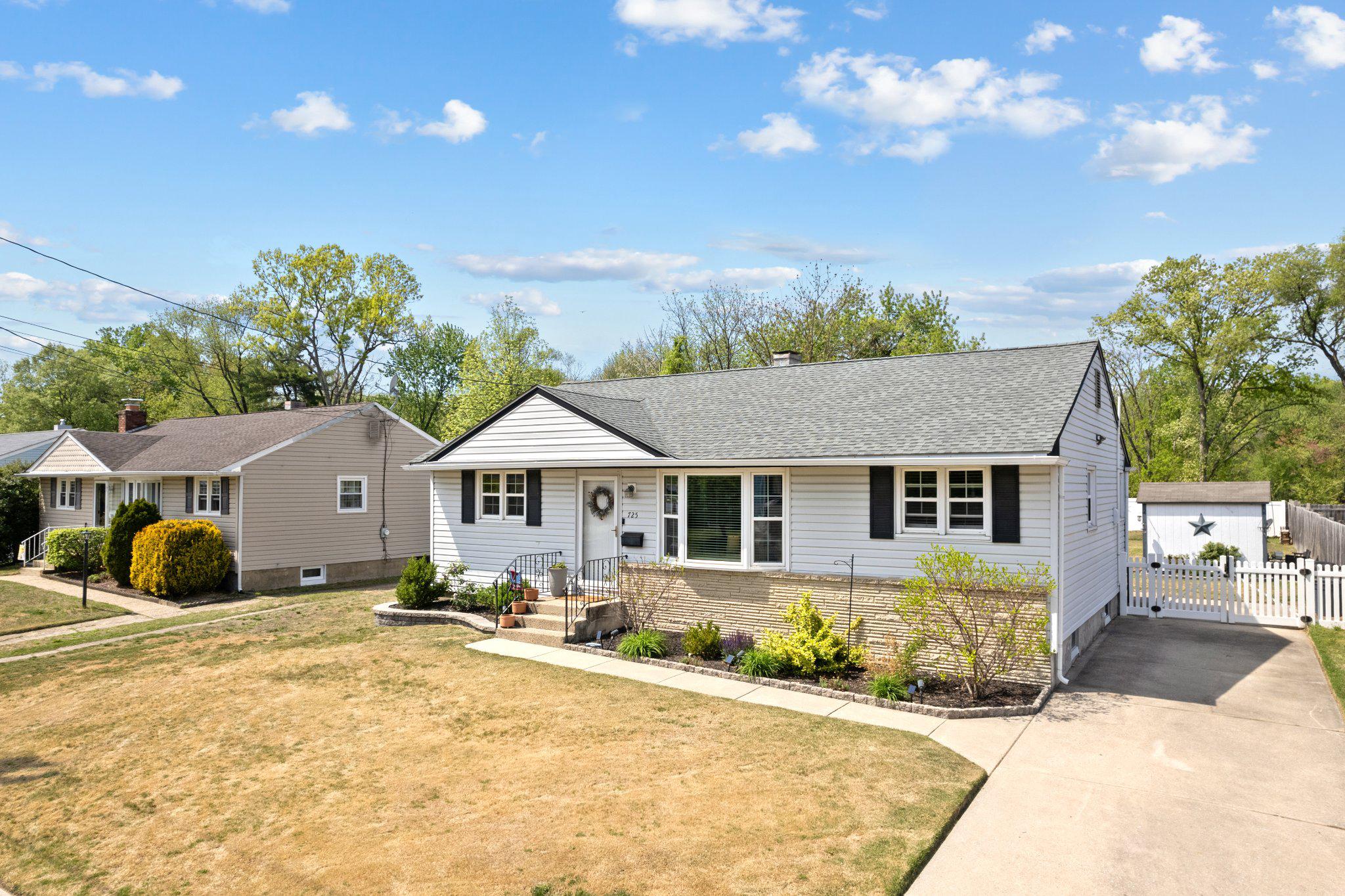 725 West 3rd Avenue Runnemede, NJ 08078 - Photo 1 of 35 a front view of a house with a yard