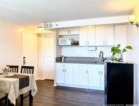 $1,900 | 444 Niu Street, Unit 3708A, Honolulu, HI 96815
