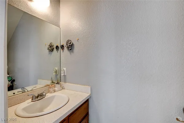 $318,800 | 4979 Strauss Drive, Las Vegas, NV 89146