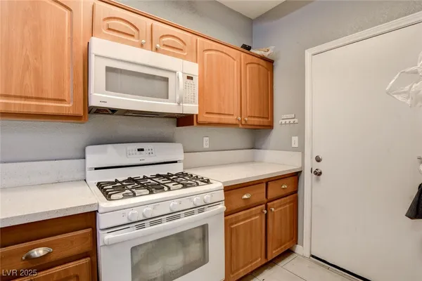 $318,800 | 4979 Strauss Drive, Las Vegas, NV 89146