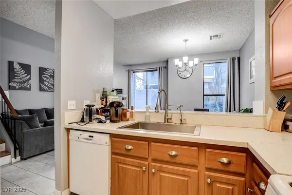 $318,800 | 4979 Strauss Drive, Las Vegas, NV 89146