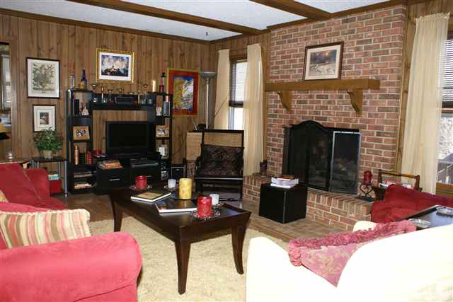 709 Taylor Road Greer, SC 29651 - Photo 4 of 25