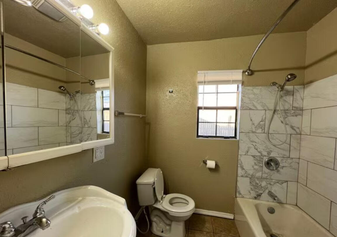 2315 15th Street Lubbock, TX 79401 - Photo 4 of 7 IMG_8702