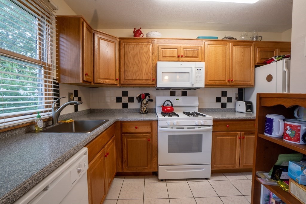 121 Northridge Road, Unit 121 Beverly, MA 01915 - Photo 1 of 13 Gallery Image 1