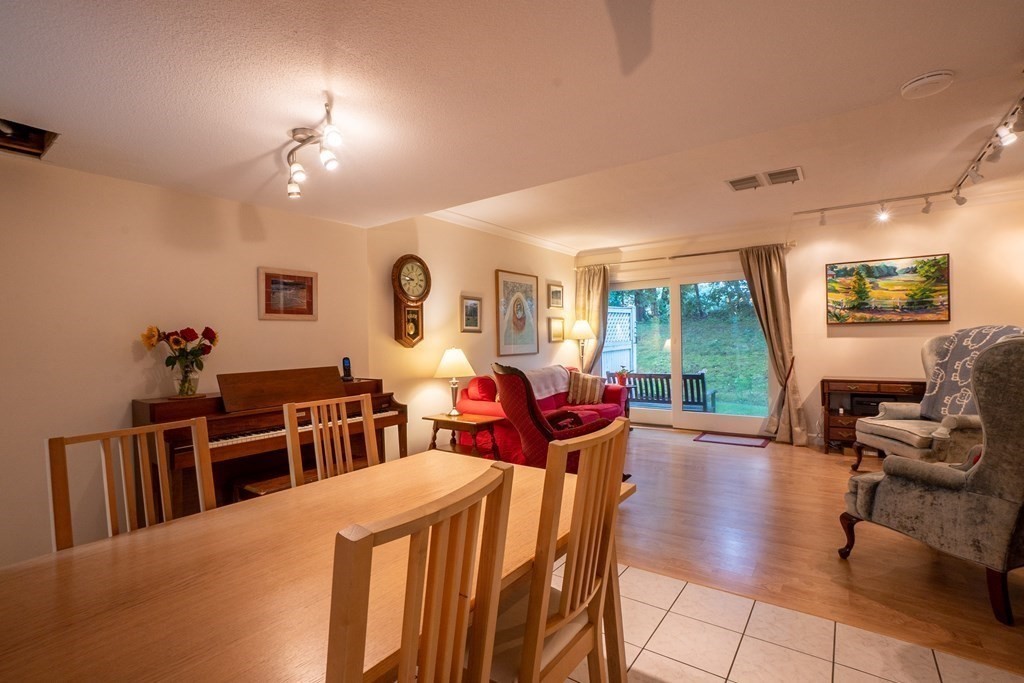121 Northridge Road, Unit 121 Beverly, MA 01915 - Photo 5 of 13 Gallery Image 5