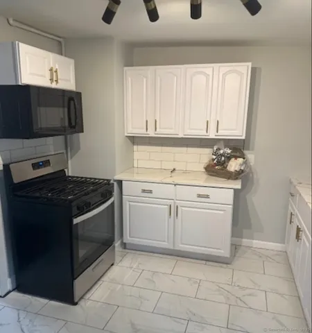 $2,175 | 19 Warren Street, Hartford, CT 06120