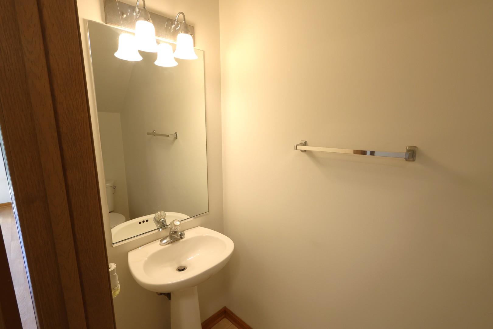 1793 Grove Avenue Schaumburg, IL 60193 - Photo 11 of 33