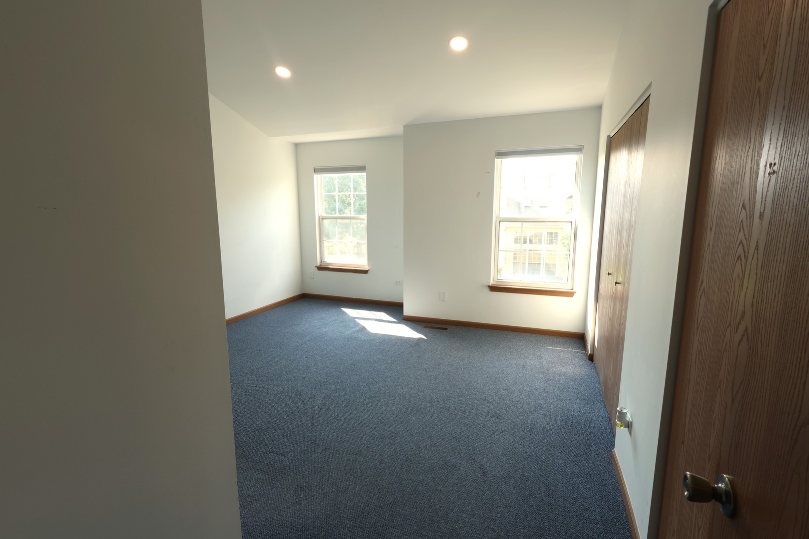 1793 Grove Avenue Schaumburg, IL 60193 - Photo 15 of 33