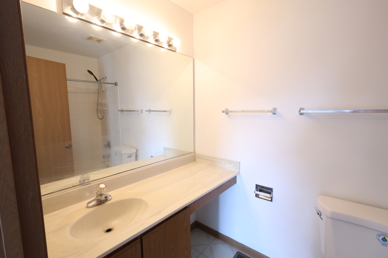 1793 Grove Avenue Schaumburg, IL 60193 - Photo 18 of 33