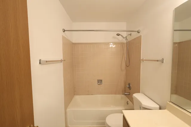 $2,500 | 1793 Grove Avenue, Schaumburg, IL 60193