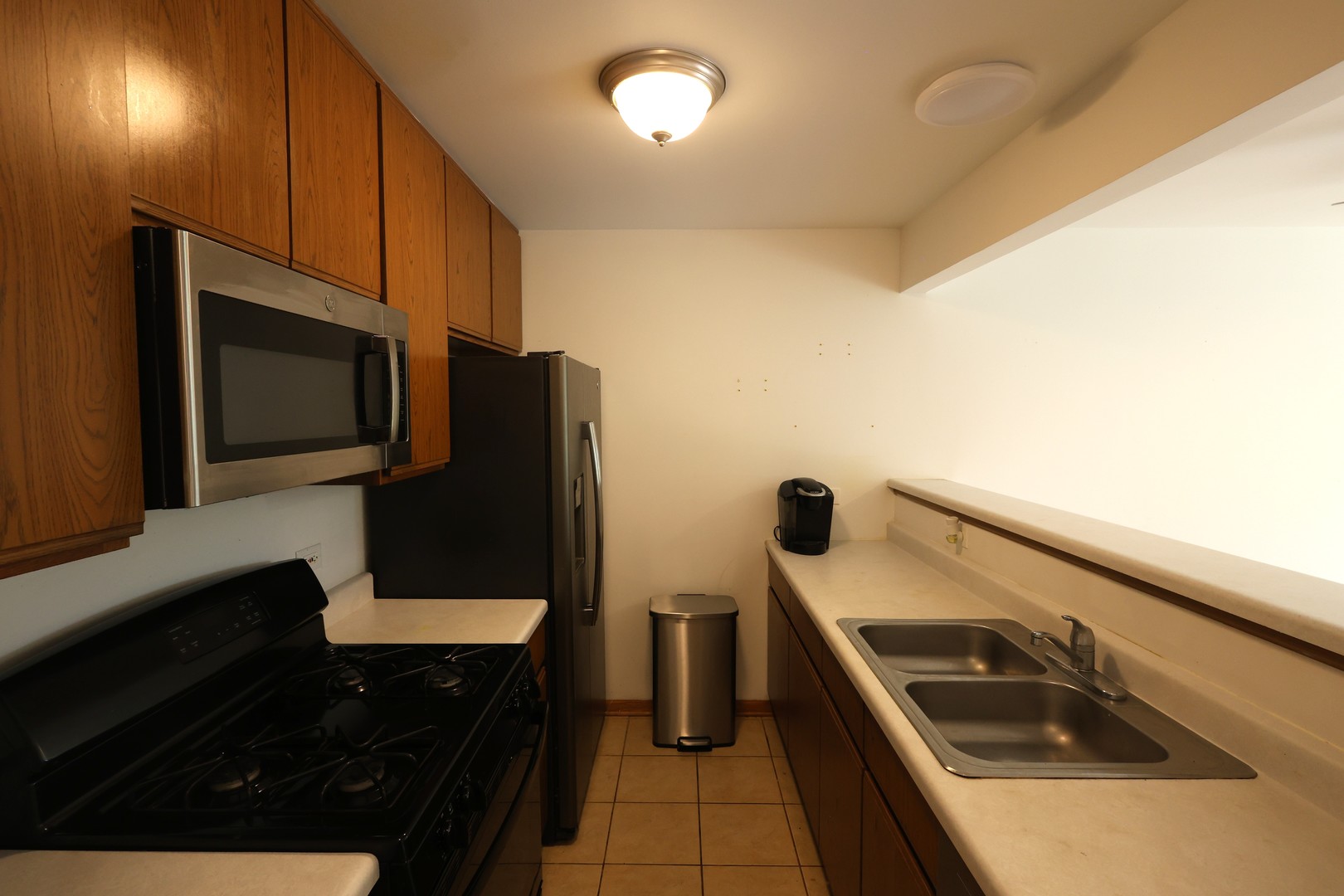 1793 Grove Avenue Schaumburg, IL 60193 - Photo 3 of 33