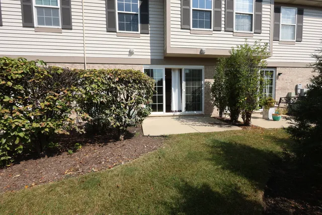 $2,500 | 1793 Grove Avenue, Schaumburg, IL 60193