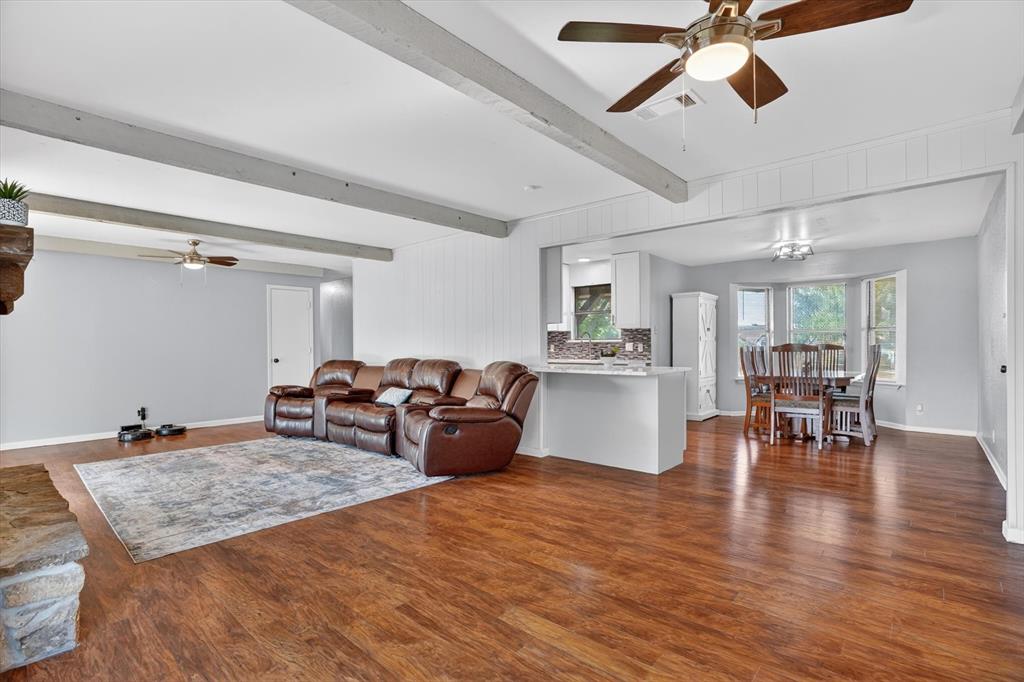 100 Green Meadows Circle Springtown, TX 76082 - Photo 10 of 40