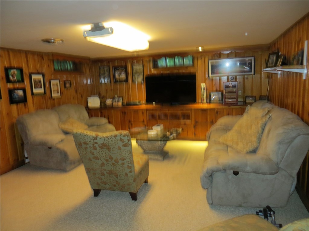 38-40 Haddon Hill Road Cranston, RI 02905 - Photo 19 of 23 Gallery Image 19