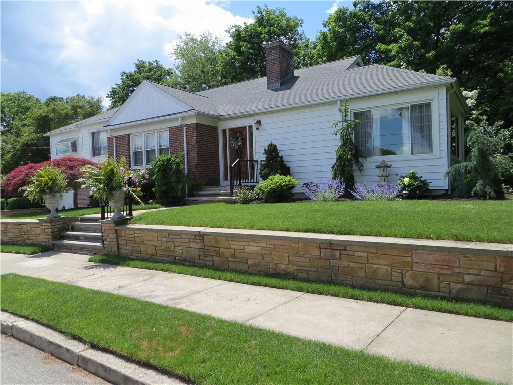 38-40 Haddon Hill Road Cranston, RI 02905 - Photo 3 of 23 Gallery Image 3