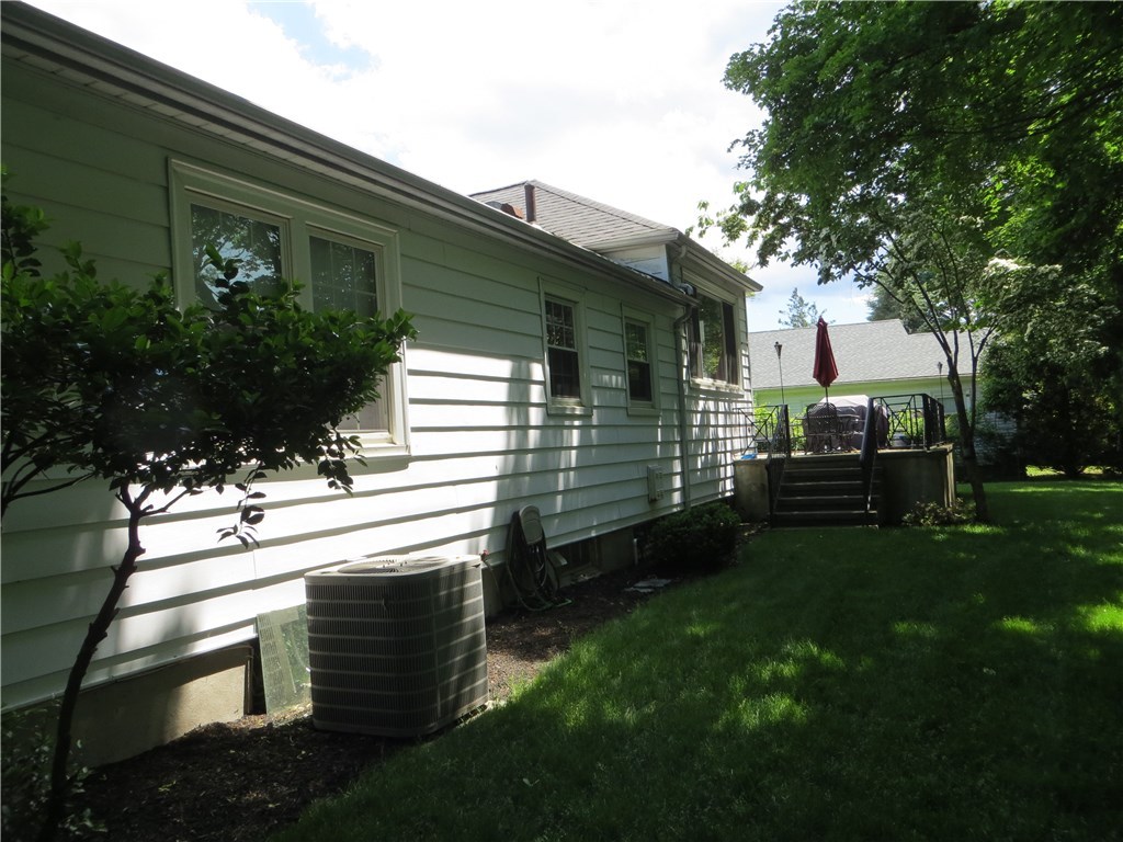 38-40 Haddon Hill Road Cranston, RI 02905 - Photo 6 of 23 Gallery Image 6