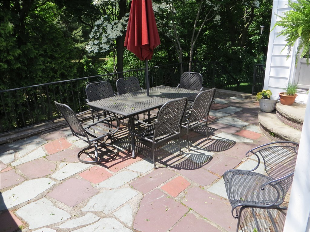 38-40 Haddon Hill Road Cranston, RI 02905 - Photo 7 of 23 Gallery Image 7