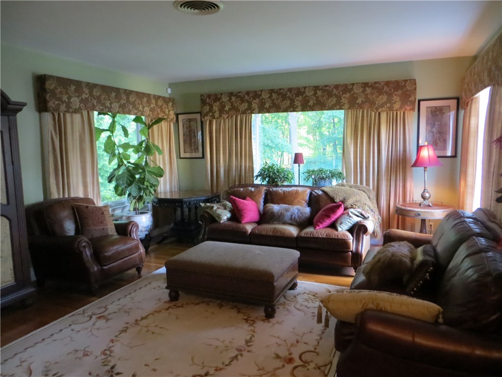 38-40 Haddon Hill Road Cranston, RI 02905 - Photo 8 of 23 Gallery Image 8