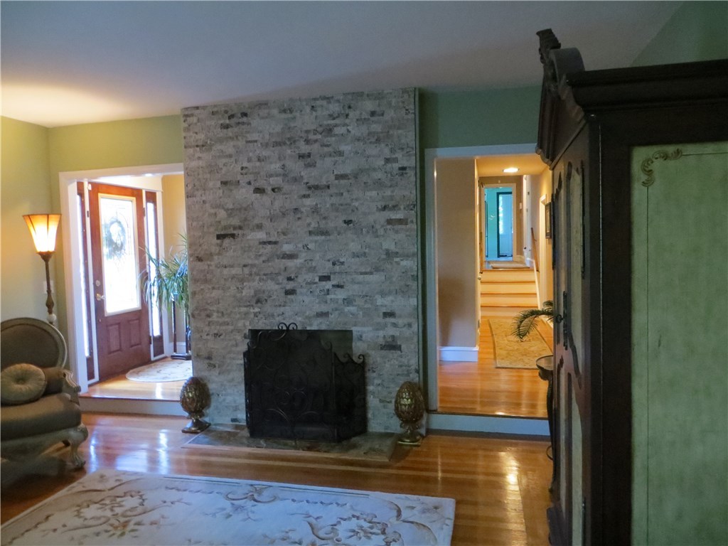 38-40 Haddon Hill Road Cranston, RI 02905 - Photo 10 of 23 Gallery Image 10