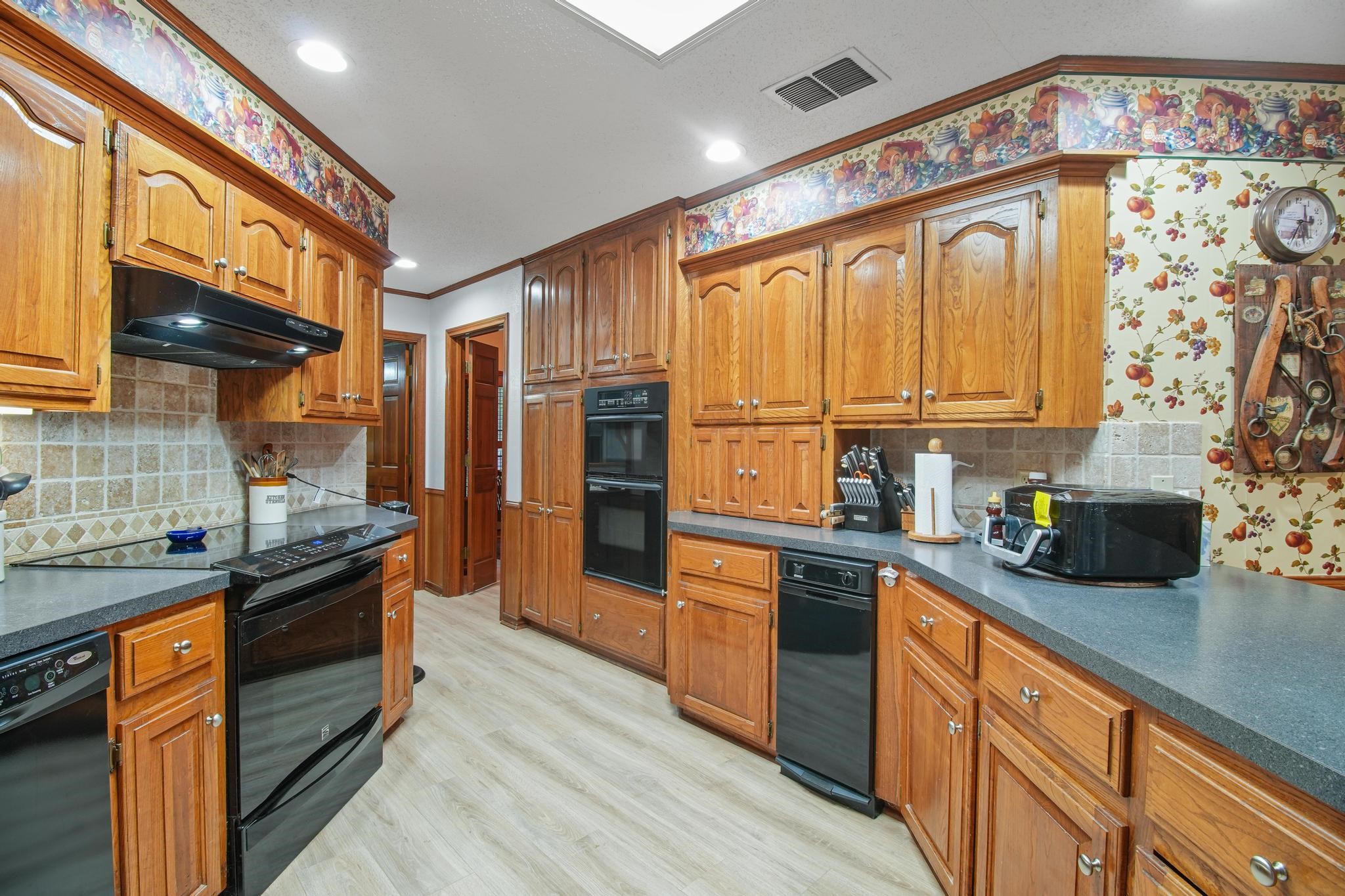 1749 Highway 84 Palestine, TX 75801 - Photo 25 of 47