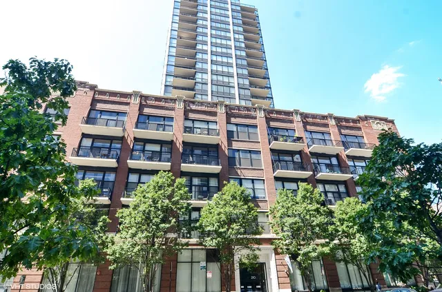 $2,700 | 210 South Desplaines Street, Unit 1407, Chicago, IL 60661