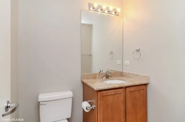$2,700 | 210 South Desplaines Street, Unit 1407, Chicago, IL 60661