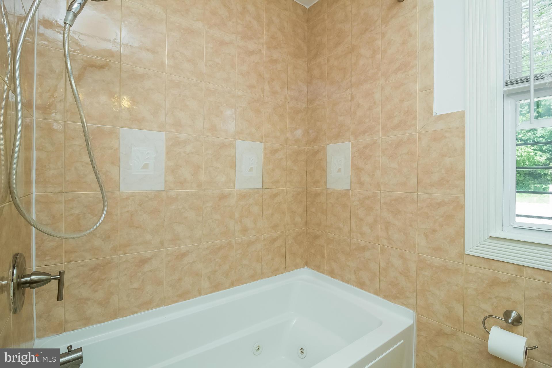 6113 Landover Road Cheverly, MD 20785 - Photo 13 of 29 Bath