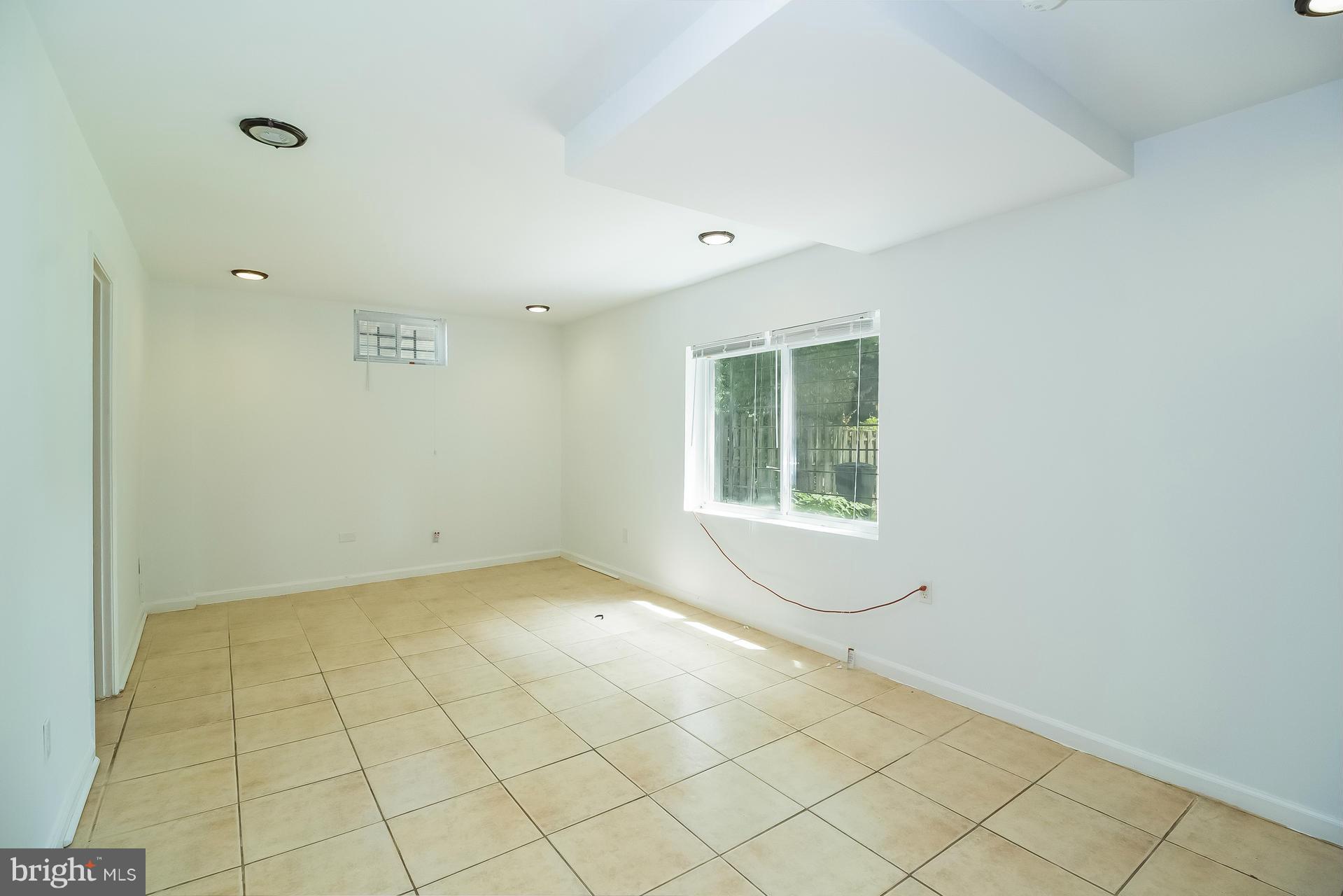 6113 Landover Road Cheverly, MD 20785 - Photo 15 of 29 Family Room