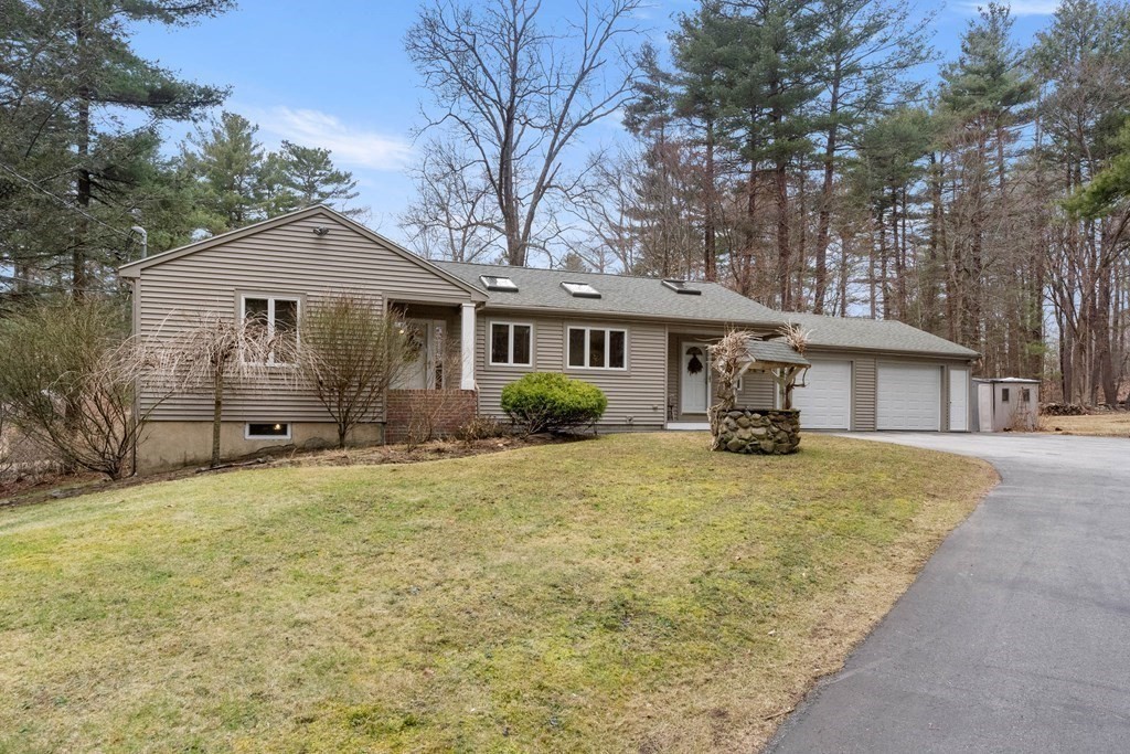 154 Ipswich Road Topsfield, MA 01983 - Photo 8 of 42 Gallery Image 8