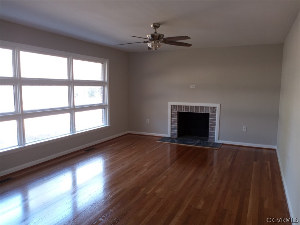5117 Courthouse Road Prince George, VA 23875 - Photo 14 of 46 Living Room