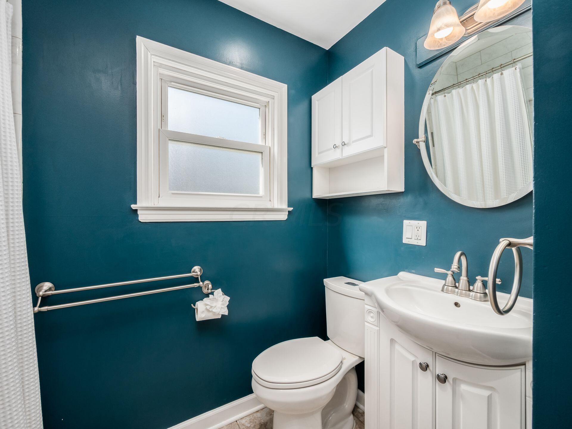 801 Timberman Road Columbus, OH 43212 - Photo 24 of 40 Updated first floor bathroom!