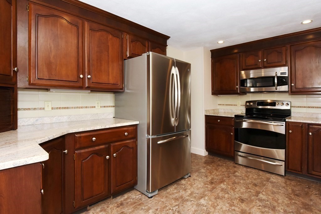 56 Reservoir Drive Danvers, MA 01923 - Photo 11 of 32