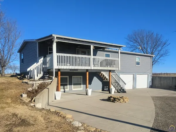 $389,000 | 251 Road 200, Emporia, KS 66801