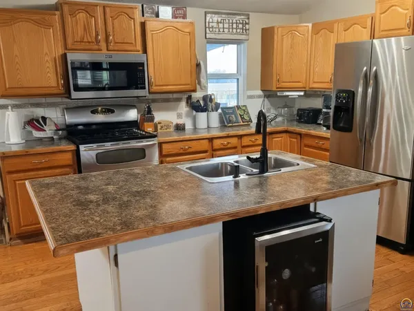 $389,000 | 251 Road 200, Emporia, KS 66801