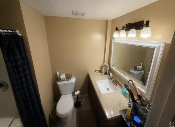 $389,000 | 251 Road 200, Emporia, KS 66801