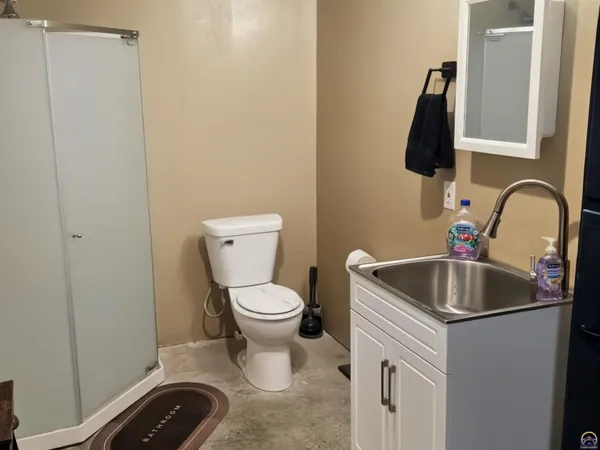 $389,000 | 251 Road 200, Emporia, KS 66801