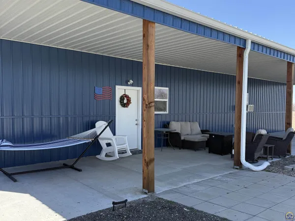 $389,000 | 251 Road 200, Emporia, KS 66801