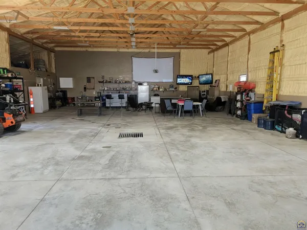 $389,000 | 251 Road 200, Emporia, KS 66801