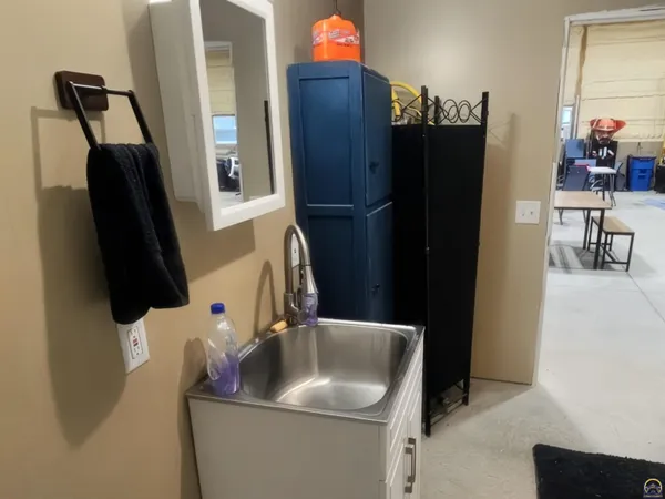 $389,000 | 251 Road 200, Emporia, KS 66801