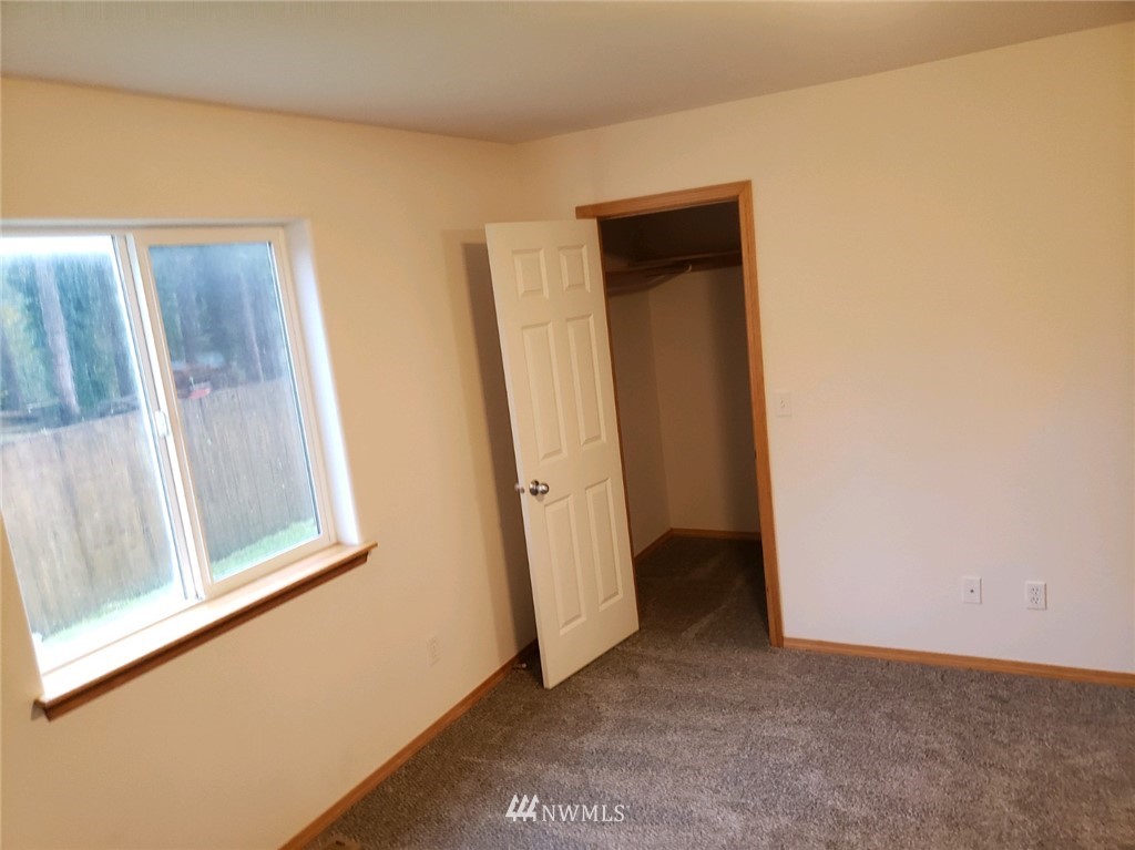 19121 Albany Street Southwest Rochester, WA 98579 - Photo 9 of 17