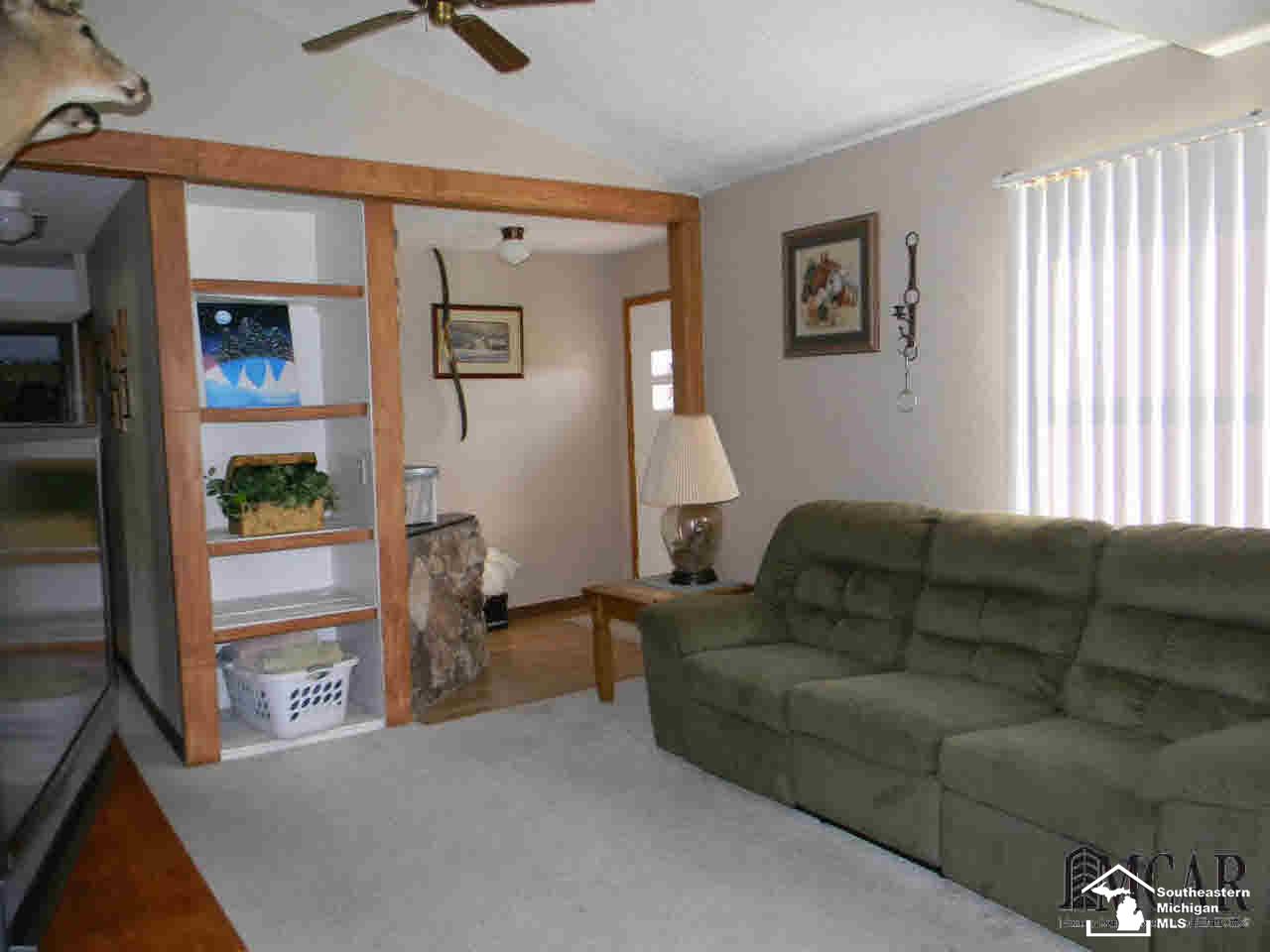 5195 Wells Road Petersburg, MI 49270 - Photo 4 of 10 21297048-3.JPG