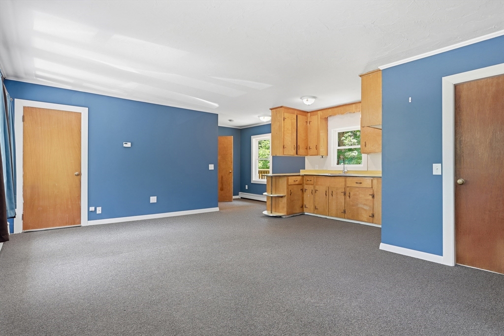 983 Rindge Road Fitchburg, MA 01420 - Photo 6 of 27 Gallery Image 6