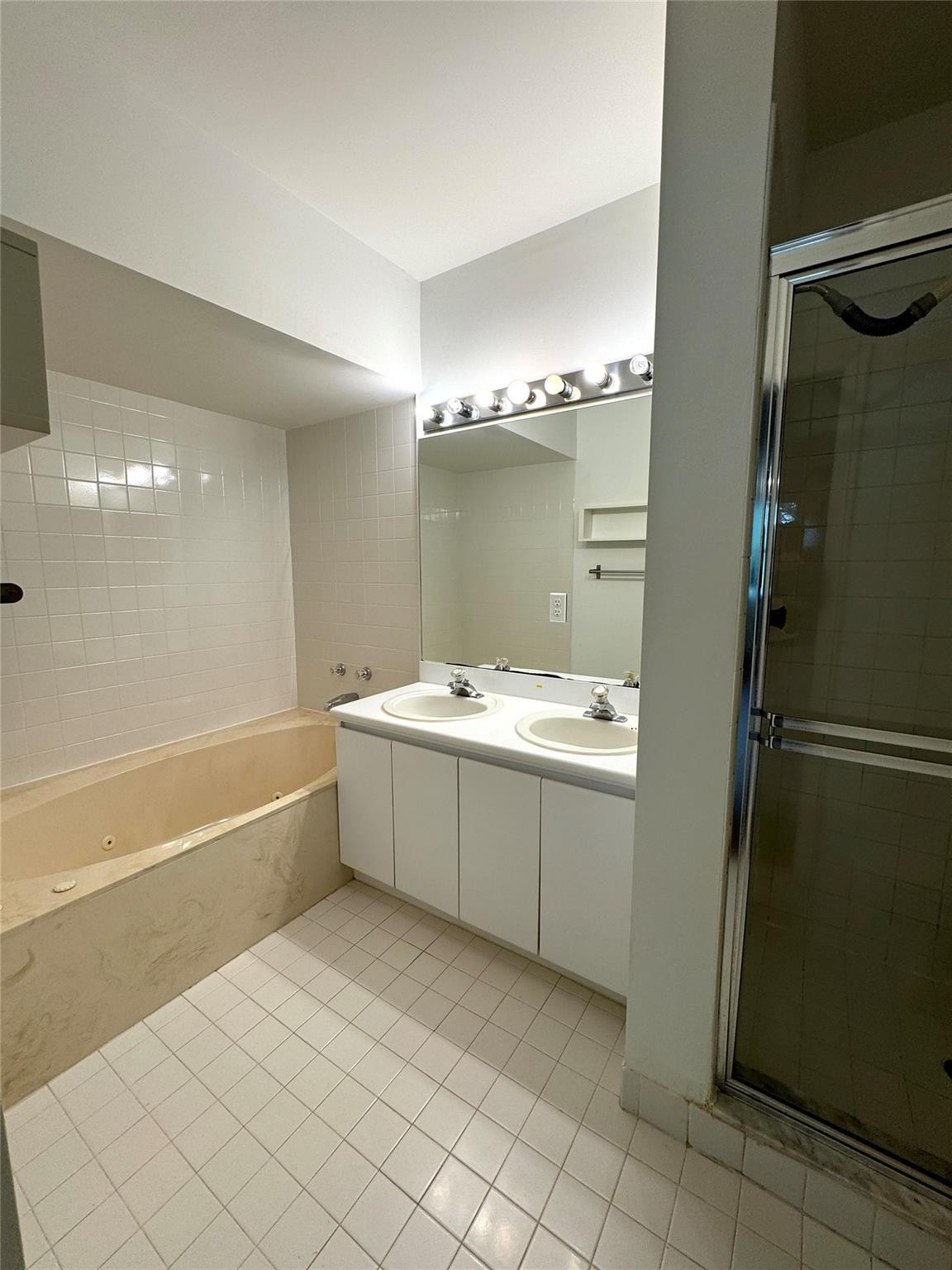 525 Racquet Club Road, Unit 47 Weston, FL 33326 - Photo 13 of 43 Photo 13
