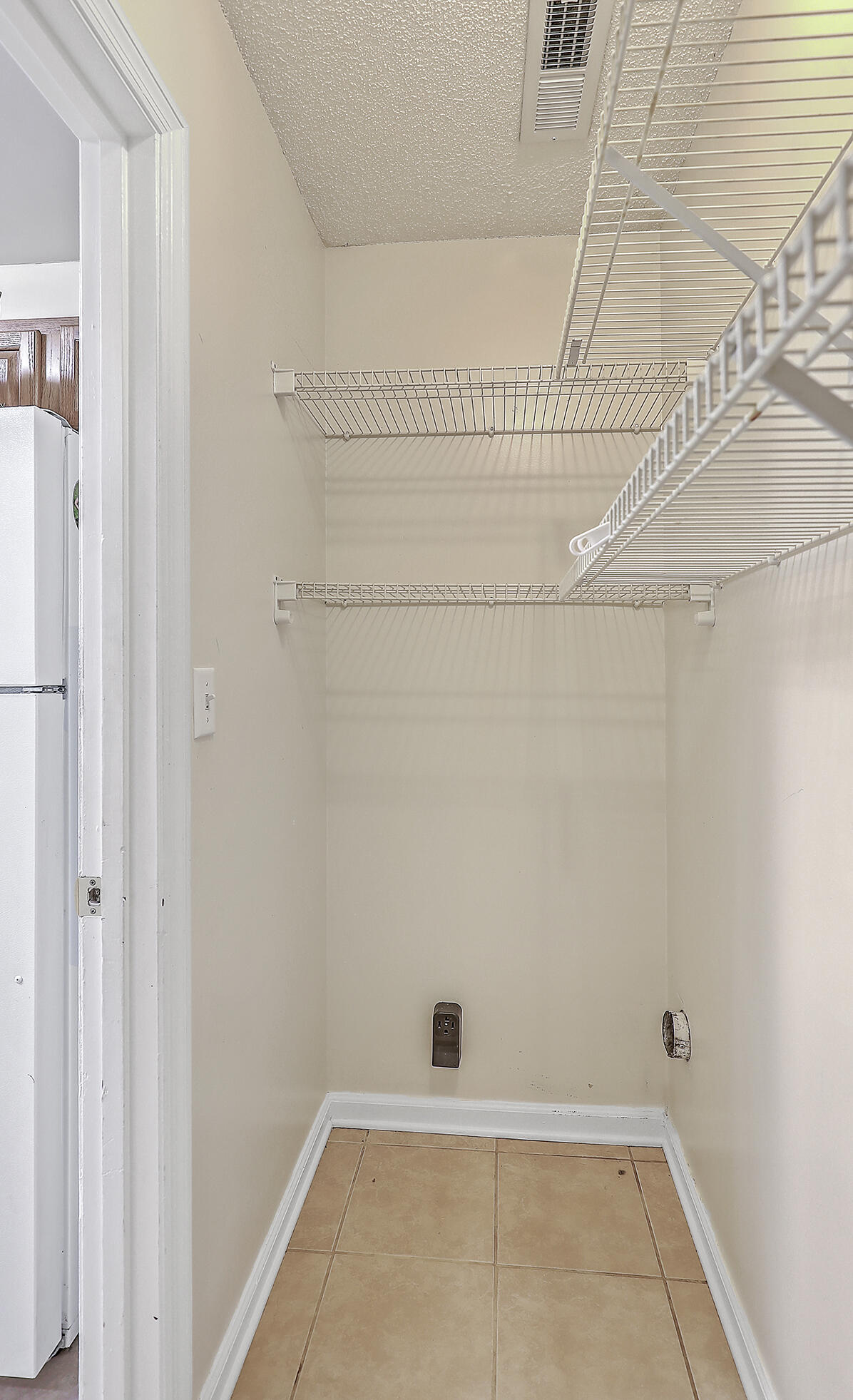 458 Fox Hunt Road Goose Creek, SC 29445 - Photo 14 of 31 Pantry/Laundry
