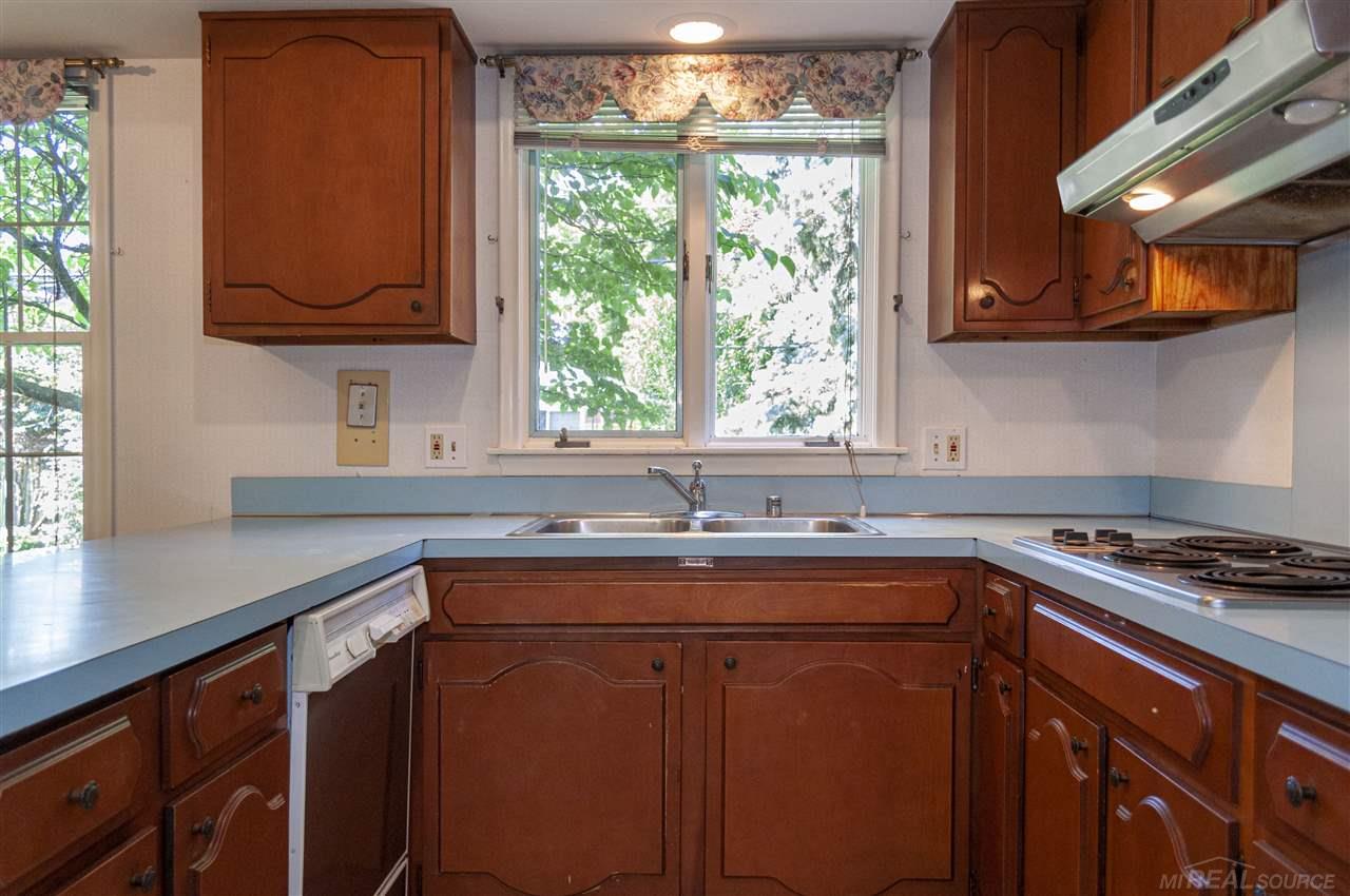 921 Cook Grosse Pointe, MI 48236 - Photo 8 of 26