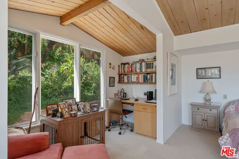 $2,399,000 | 913 Chattanooga Avenue, Pacific Palisades, CA 90272