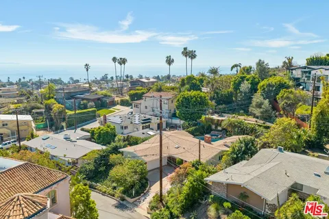 $2,399,000 | 913 Chattanooga Avenue, Pacific Palisades, CA 90272