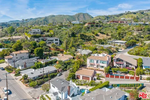 $2,399,000 | 913 Chattanooga Avenue, Pacific Palisades, CA 90272