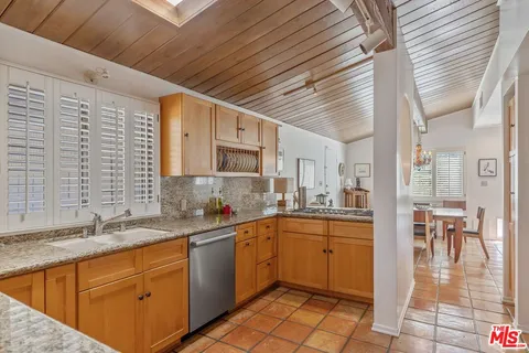$2,399,000 | 913 Chattanooga Avenue, Pacific Palisades, CA 90272